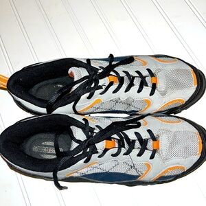 Swiss Gear gray rugged outdoor sneakers size